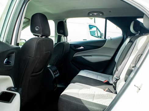 Used 2020 Chevrolet Equinox LS FWD image 30