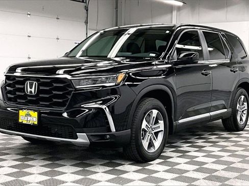 Used 2025 Honda Pilot EX-L image 11