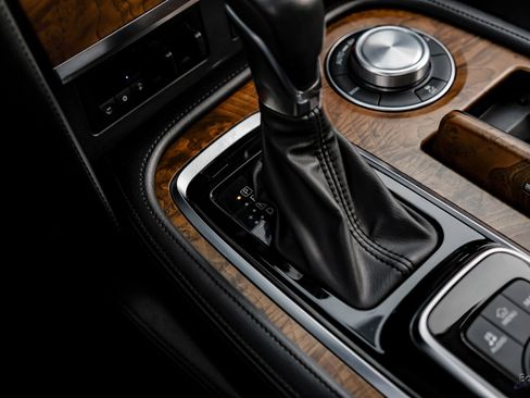 Used 2021 Nissan Armada SL w/ Captain's Chairs Package image 51