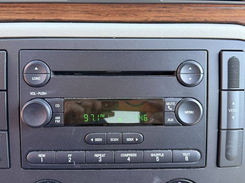 Used 2004 Ford Freestar SEL FWD image 18