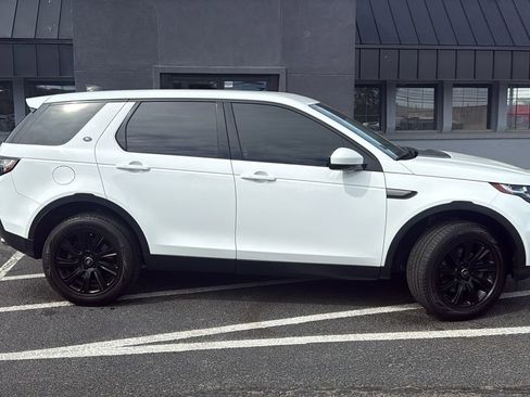 Used 2018 Land Rover Discovery Sport SE AWD/4WD image 2