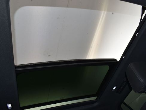 Used 2022 Chevrolet Tahoe Z71 w/ Off-Road Capability Package image 26