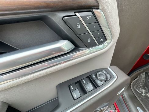 Used 2025 GMC Sierra 1500 SLT w/ SLT Premium Plus Package image 23