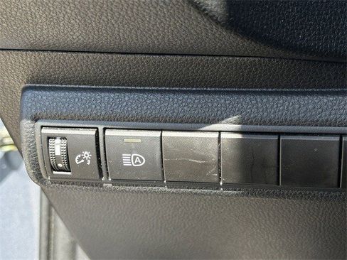 Used 2022 Toyota Corolla LE image 22