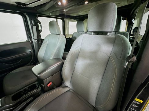 Used 2024 Jeep Wrangler Unlimited Sport AWD/4WD image 19