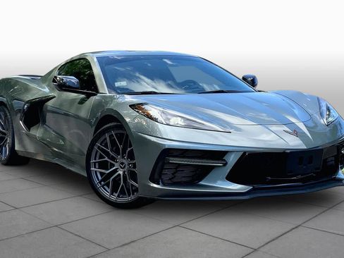 Used 2022 Chevrolet Corvette Stingray Coupe w/ 1LT RWD image 3