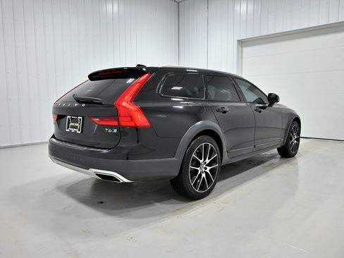 Used 2018 Volvo V90 T6 Cross Country w/ Convenience Package AWD/4WD image 36