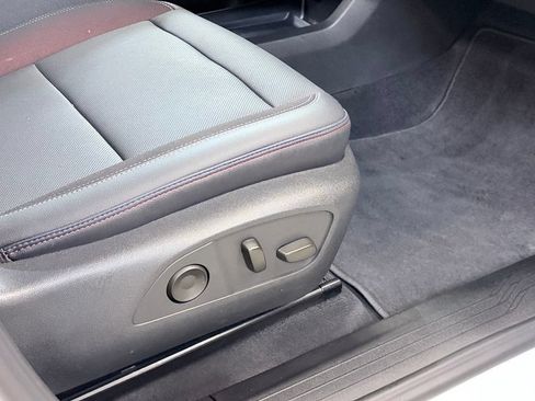 Used 2024 Chevrolet Equinox EV RS FWD image 35