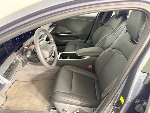 Used 2024 Lucid Air Pure image 5