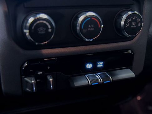Used 2024 RAM 2500 Big Horn AWD/4WD image 19