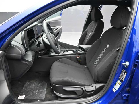 Certified 2025 Hyundai Elantra Sport image 15