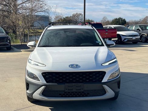 Used 2022 Hyundai Kona SEL w/ Convenience Package image 2