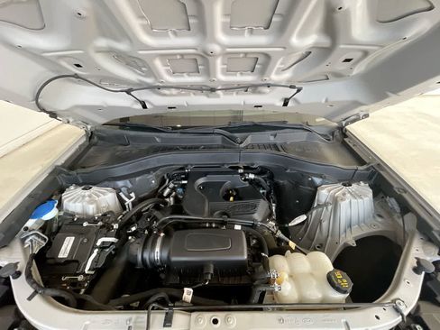 Used 2020 Ford Explorer XLT w/ Equipment Group 202A AWD/4WD image 25