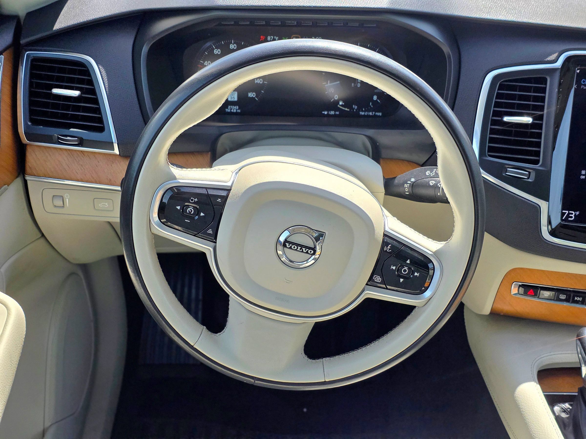 Used 2021 Volvo XC90 T6 Momentum AWD/4WD image 12
