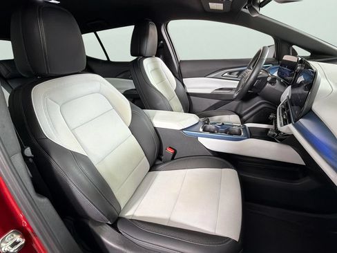 Certified 2024 Chevrolet Equinox EV LT FWD image 33