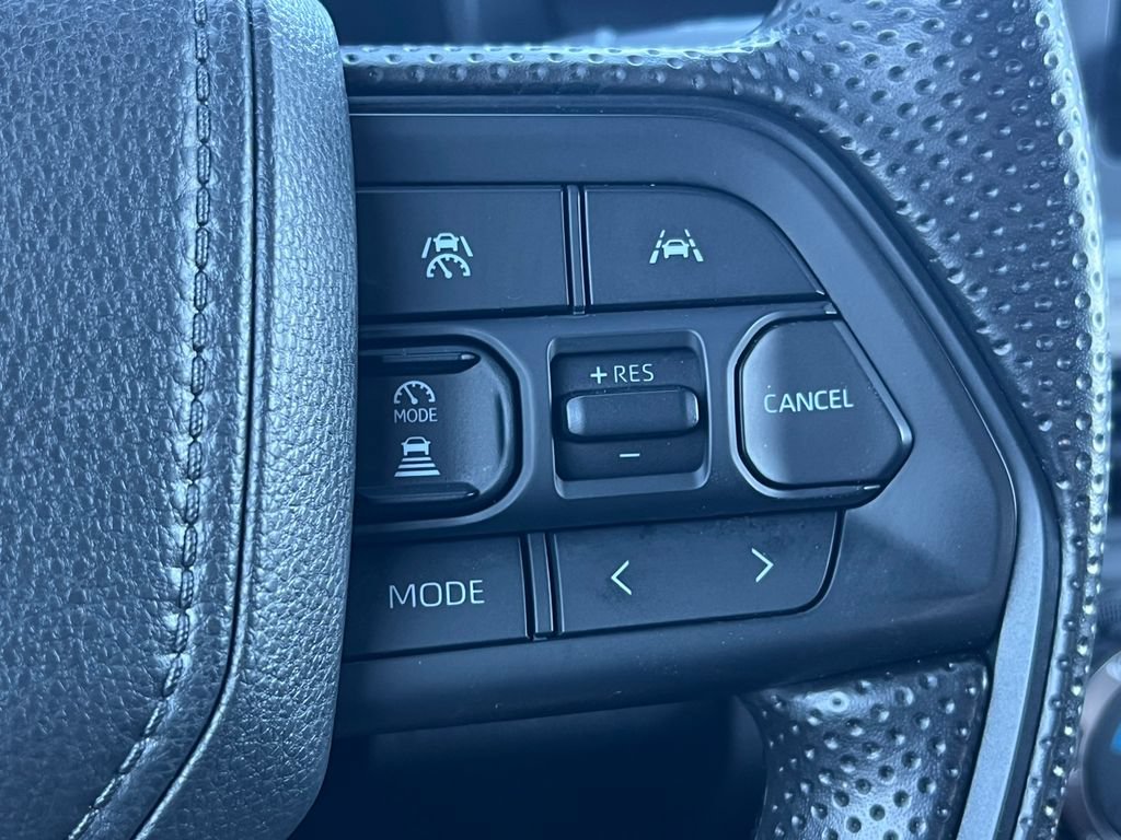 Used 2025 Toyota Tacoma SR5 AWD/4WD image 24