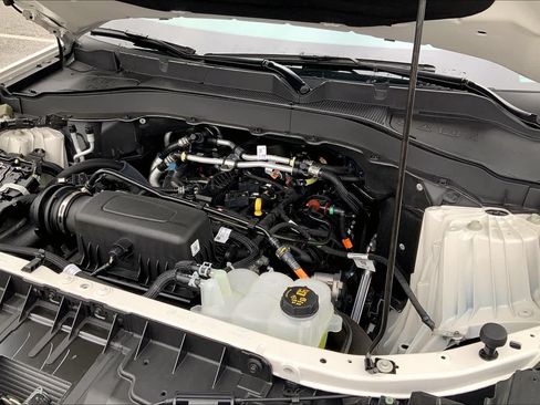 Used 2022 Ford Explorer XLT w/ Equipment Group 202A RWD image 32
