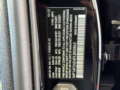 Certified 2023 Porsche Macan GTS image 35