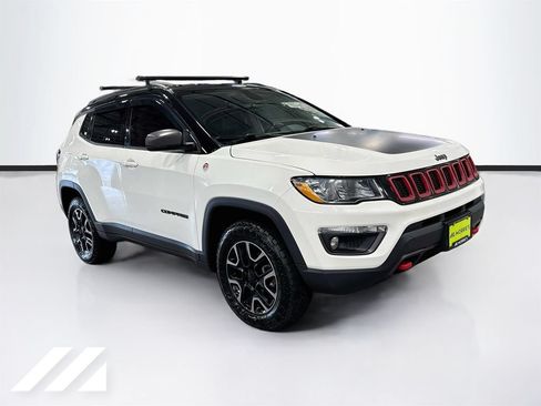 Used 2019 Jeep Compass Trailhawk AWD/4WD image 3
