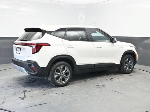 Used 2024 Kia Seltos LX AWD/4WD image 7