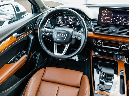 Used 2023 Audi Q5 e Premium Plus image 14