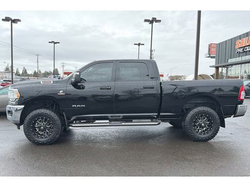 Used 2024 RAM 2500 Big Horn w/ Heated Seats & Wheel Group image 9