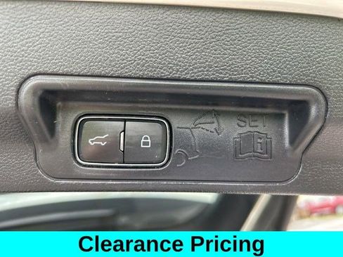 Used 2021 Ford Explorer XLT image 45