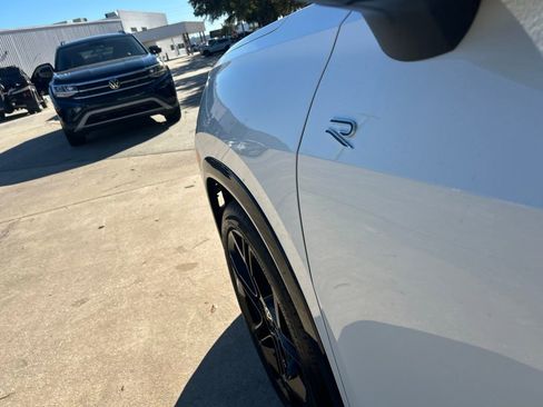 New 2026 Volkswagen Tiguan SE R-Line image 29