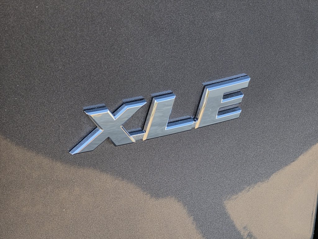 Used 2025 Toyota RAV4 XLE Premium FWD image 11