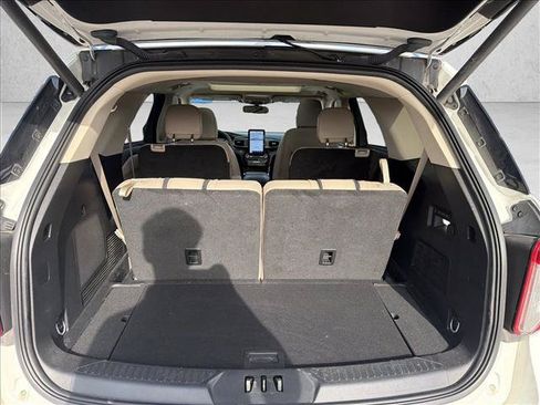 Used 2023 Ford Explorer Limited w/ Hybrid Equipment Group 310A RWD image 22
