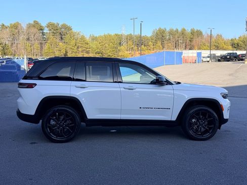 New 2025 Jeep Grand Cherokee Limited AWD/4WD image 10