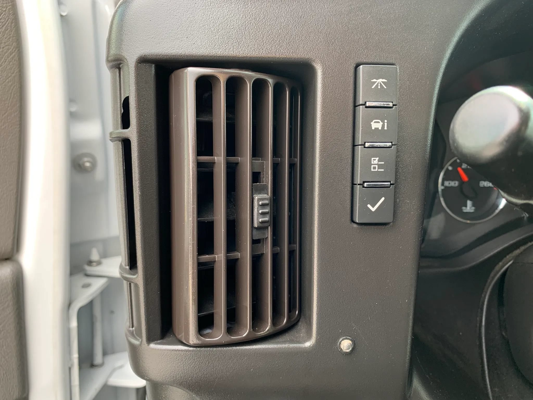 Used 2020 Chevrolet Express 3500 Extended w/ Driver Convenience Package RWD image 20