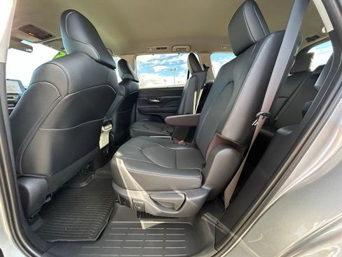 Used 2026 Toyota Grand Highlander XLE image 23