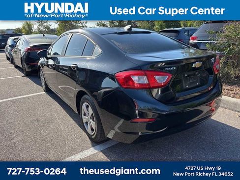 Used 2016 Chevrolet Cruze LS FWD image 2
