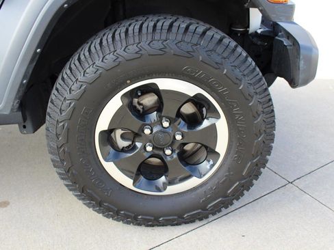 Used 2023 Jeep Gladiator Sport image 45