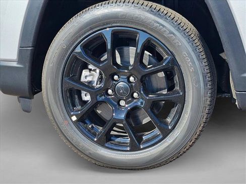 New 2026 Jeep Compass Latitude AWD/4WD image 11