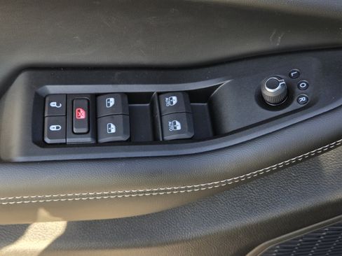 New 2025 Jeep Grand Cherokee L Altitude image 10