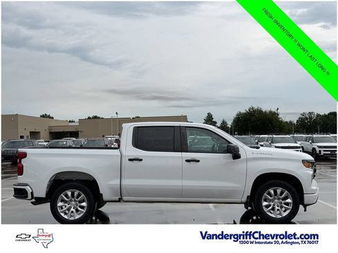 Used 2024 Chevrolet Silverado 1500 Custom RWD image 3