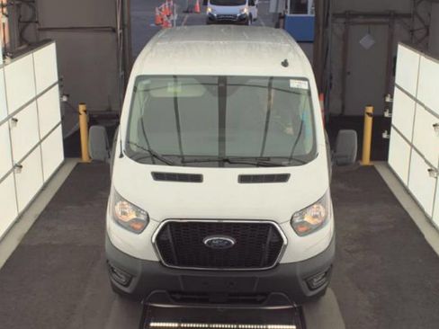 Used 2025 Ford Transit 250 Low Roof w/ Exterior Upgrade Package RWD image 2