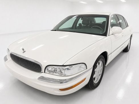Used 2002 Buick Park Avenue FWD image 1