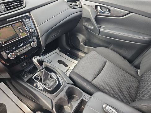 Used 2020 Nissan Rogue SV w/ Premium Package AWD/4WD image 25