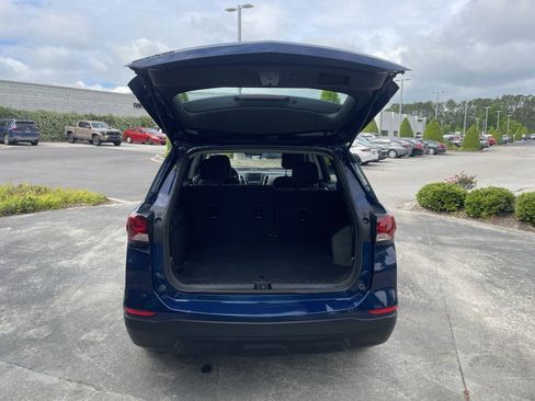 Used 2022 Chevrolet Equinox LS FWD image 10