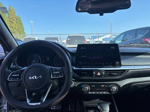 Used 2022 Kia Forte GT-Line w/ GT-Line Premium Package FWD image 11