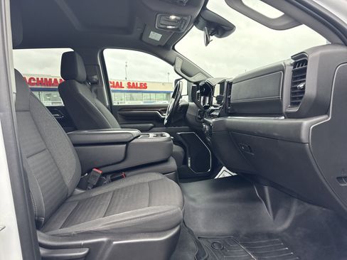 Used 2024 Chevrolet Silverado 3500 LT w/ Convenience Package image 14