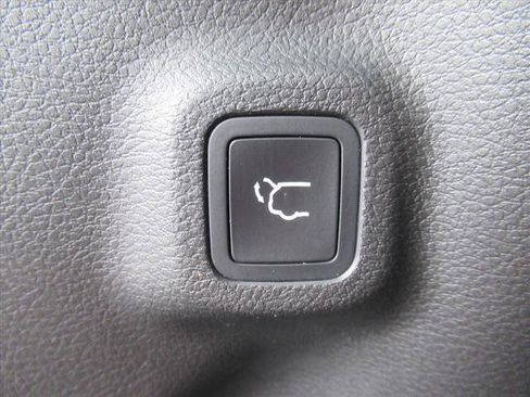 Used 2022 Jeep Compass Latitude w/ Convenience Group FWD image 34