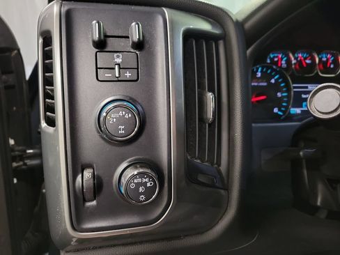 Used 2018 Chevrolet Silverado 1500 LT w/ All Star Edition AWD/4WD image 21