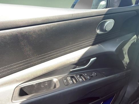 Used 2025 Hyundai Elantra SE FWD image 18
