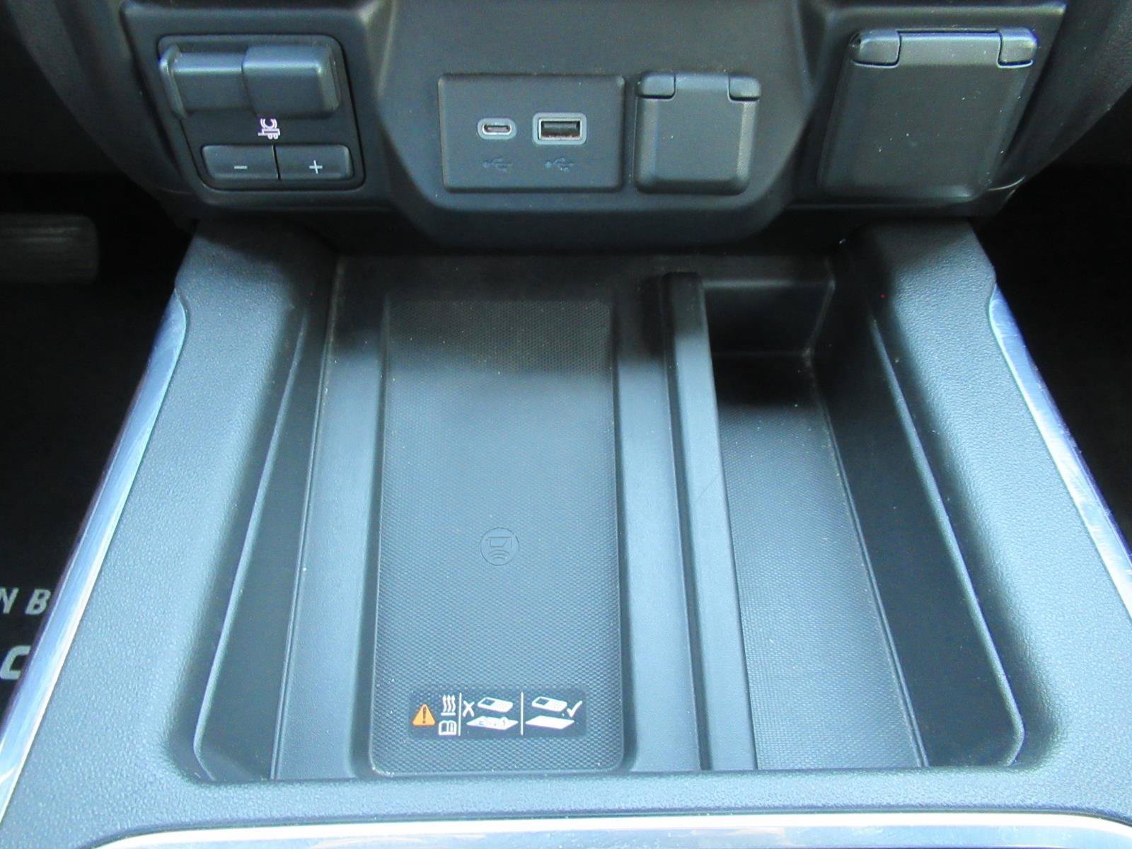 Used 2020 GMC Sierra 1500 SLT w/ SLT Premium Plus Package RWD image 27