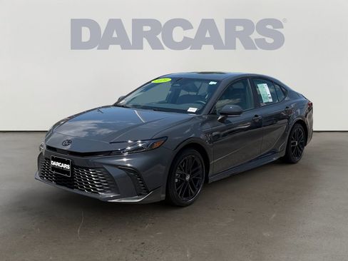 Used 2026 Toyota Camry SE FWD image 3