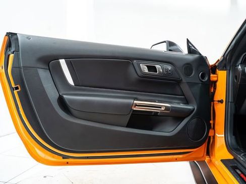 Used 2021 Ford Mustang Shelby GT500 w/ Technology Package image 22